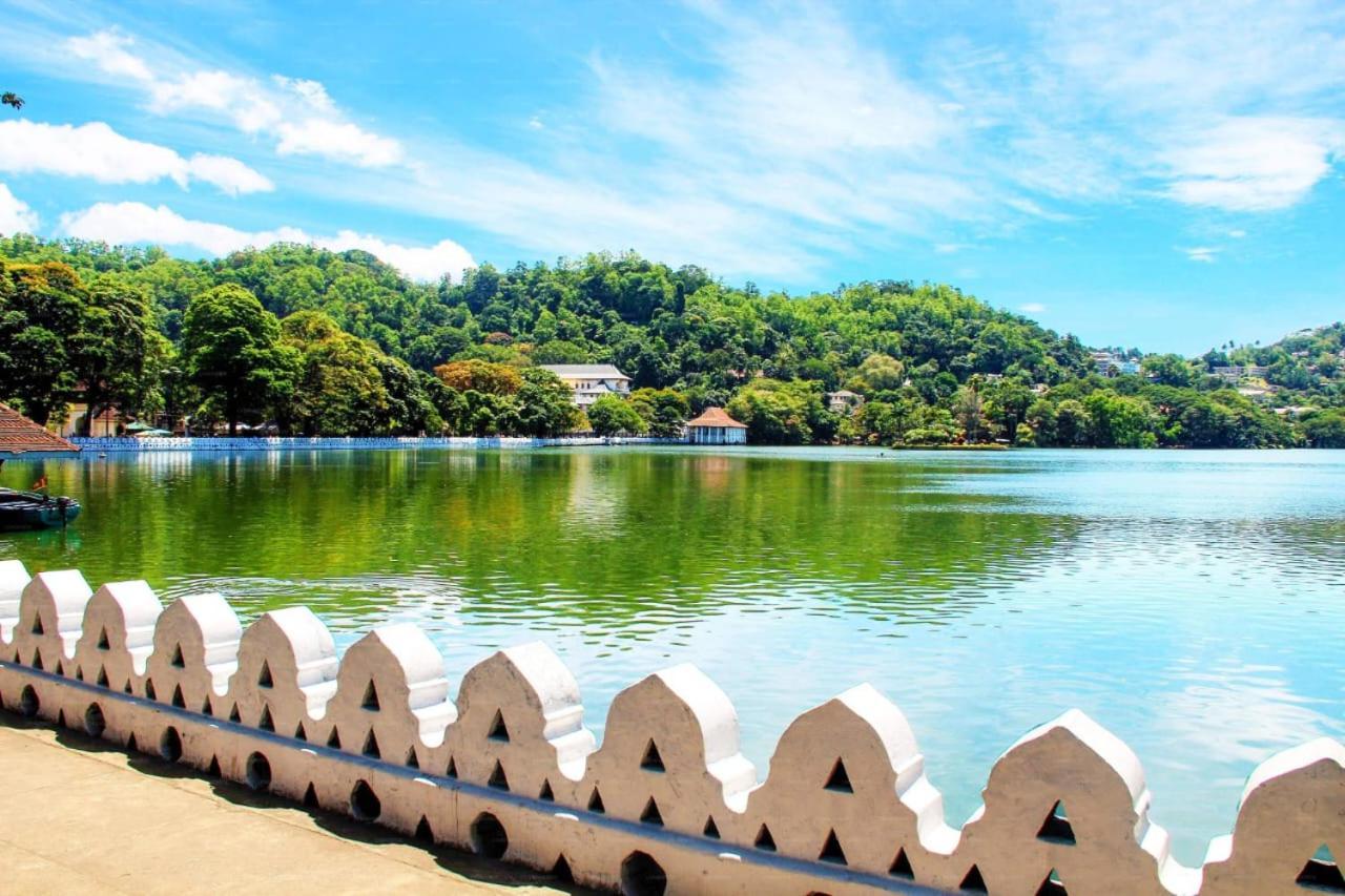 Golden Villa Kandy - "Free Pickup From Kandy " Ngoại thất bức ảnh