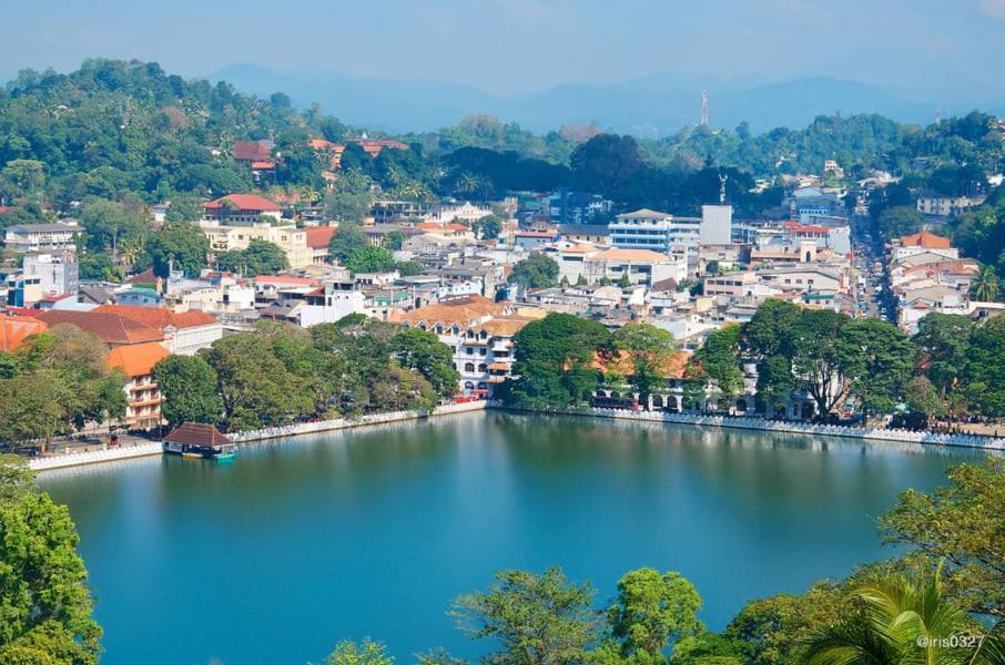 Golden Villa Kandy - "Free Pickup From Kandy " Ngoại thất bức ảnh
